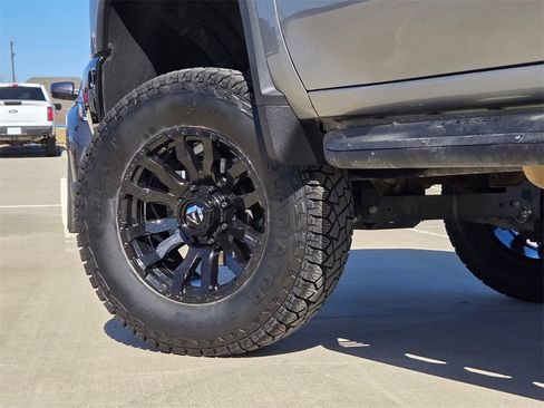 Used 2025 Chevrolet Silverado 2500 Custom w/ Custom Value Package image 31