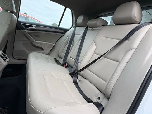 Used 2015 Volkswagen Golf SE w/ Golf Sport Package image 29