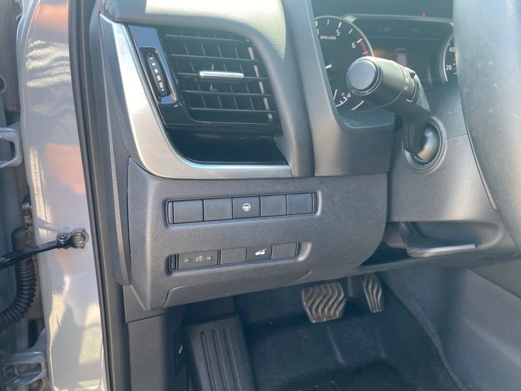 Used 2022 Nissan Rogue SL w/ SL Premium Package FWD image 18