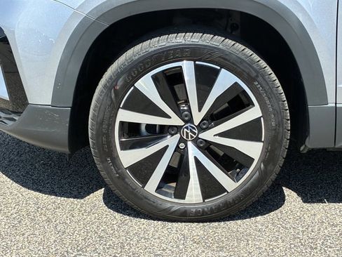 Used 2022 Volkswagen Taos SE image 9