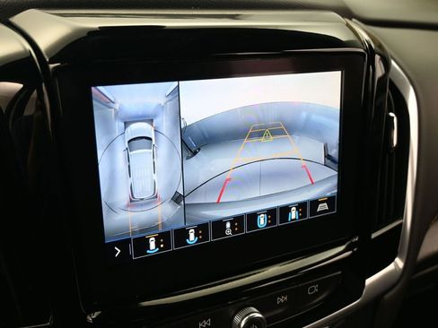 Used 2020 Chevrolet Traverse LT w/ LT Premium Package image 25