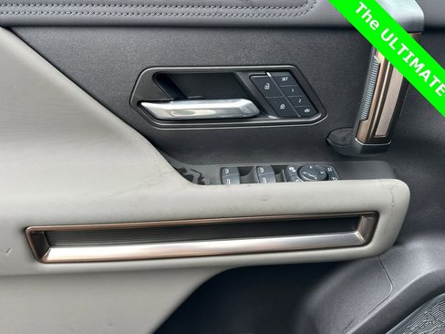 Used 2025 GMC Hummer EV 2X image 8