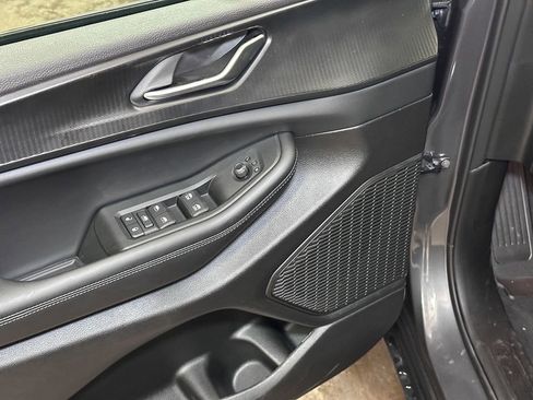 New 2025 Jeep Grand Cherokee L Altitude image 19