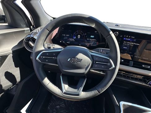 New 2026 Chevrolet Equinox ACTIV w/ Safety and Technology Package image 12