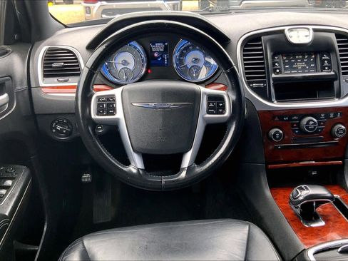 Used 2012 Chrysler 300 Limited image 5