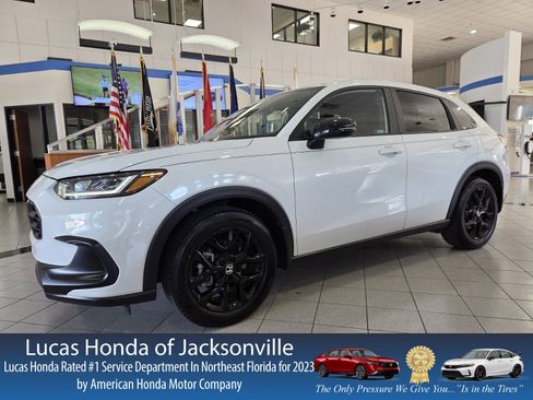 Used 2024 Honda HR-V Sport image 1