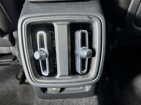 Used 2026 Volvo XC40 B5 Plus AWD/4WD image 27