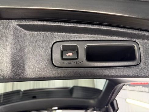 Used 2023 Honda CR-V EX-L image 10