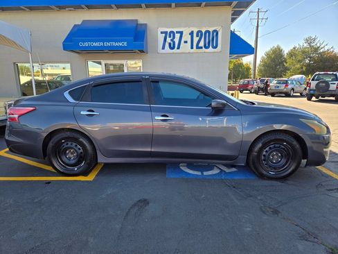Used 2013 Nissan Altima 2.5 S FWD image 2
