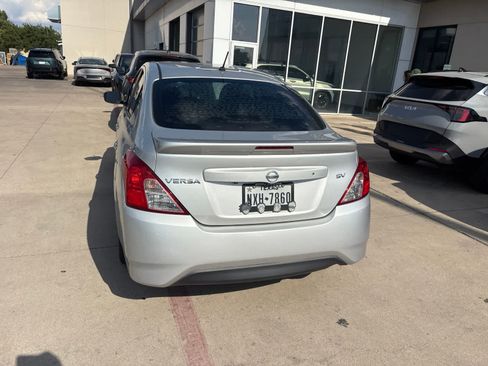 Used 2019 Nissan Versa SV FWD image 2