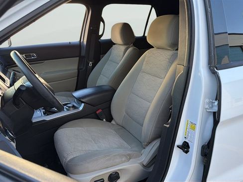 Used 2013 Ford Explorer 4WD w/ Class III Trailer Tow Pkg image 3