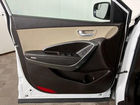 Used 2017 Hyundai Santa Fe Sport image 19