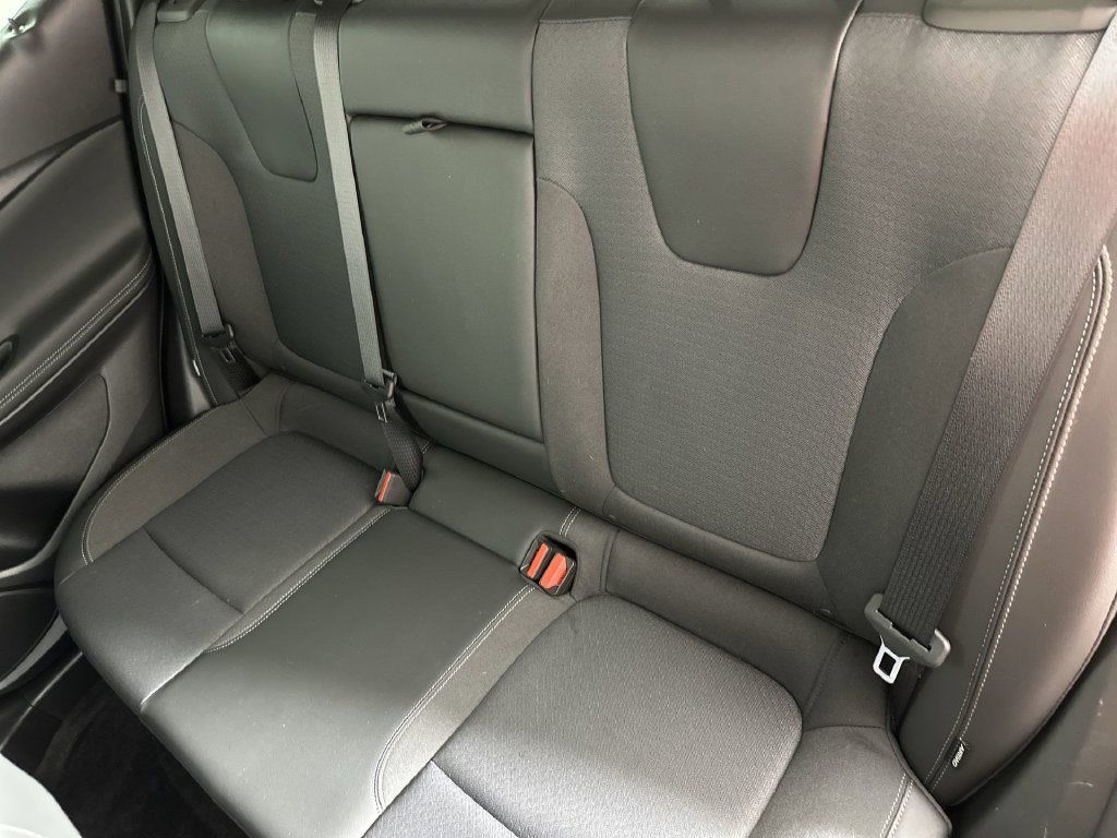 Used 2023 Buick Encore GX Select w/ Experience Buick Package FWD image 27