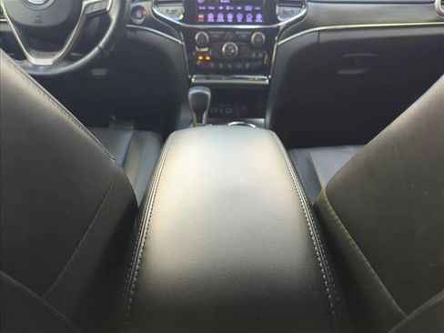 Used 2020 Jeep Grand Cherokee Limited RWD image 15