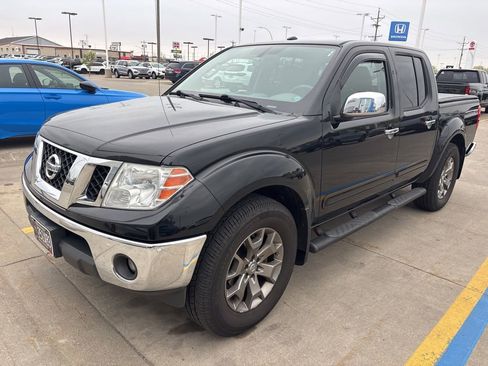 Used 2014 Nissan Frontier SL AWD/4WD image 8
