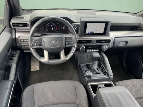 Used 2025 Toyota 4Runner SR5 AWD/4WD image 15