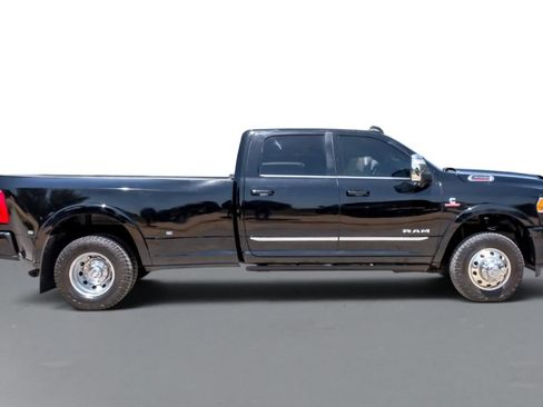 Used 2024 RAM 3500 Limited AWD/4WD image 8