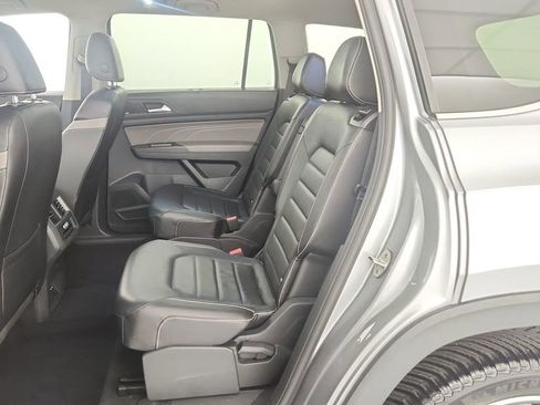 Used 2022 Volkswagen Atlas SEL Premium image 17