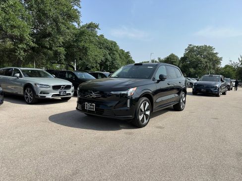 New 2025 Volvo EX90 Plus image 2