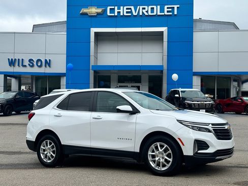 Used 2024 Chevrolet Equinox LT image 1