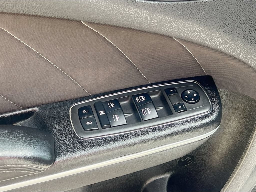 Used 2022 Dodge Charger SXT RWD image 17