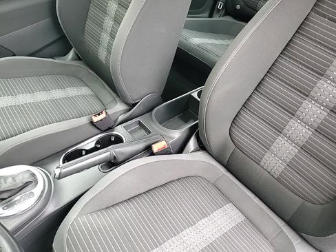 Used 2012 Volkswagen Beetle 2.0T image 19