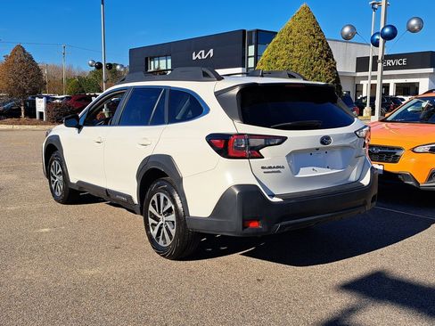 Used 2024 Subaru Outback Premium image 8