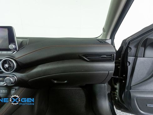 Used 2022 Nissan Sentra SR w/ SR Premium Package FWD image 42