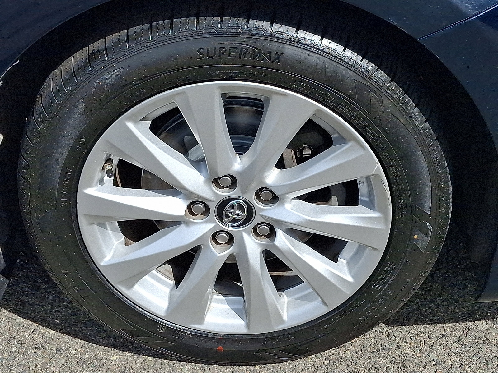 Used 2018 Toyota Camry LE w/ Convenience Package FWD image 9