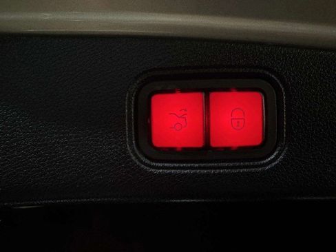 Used 2018 Mercedes-Benz E 400 Coupe image 44