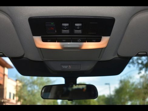Used 2022 Nissan Pathfinder SV w/ SV Premium Package FWD image 34