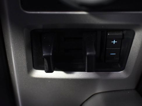 Used 2017 Ford F150 Lariat image 37