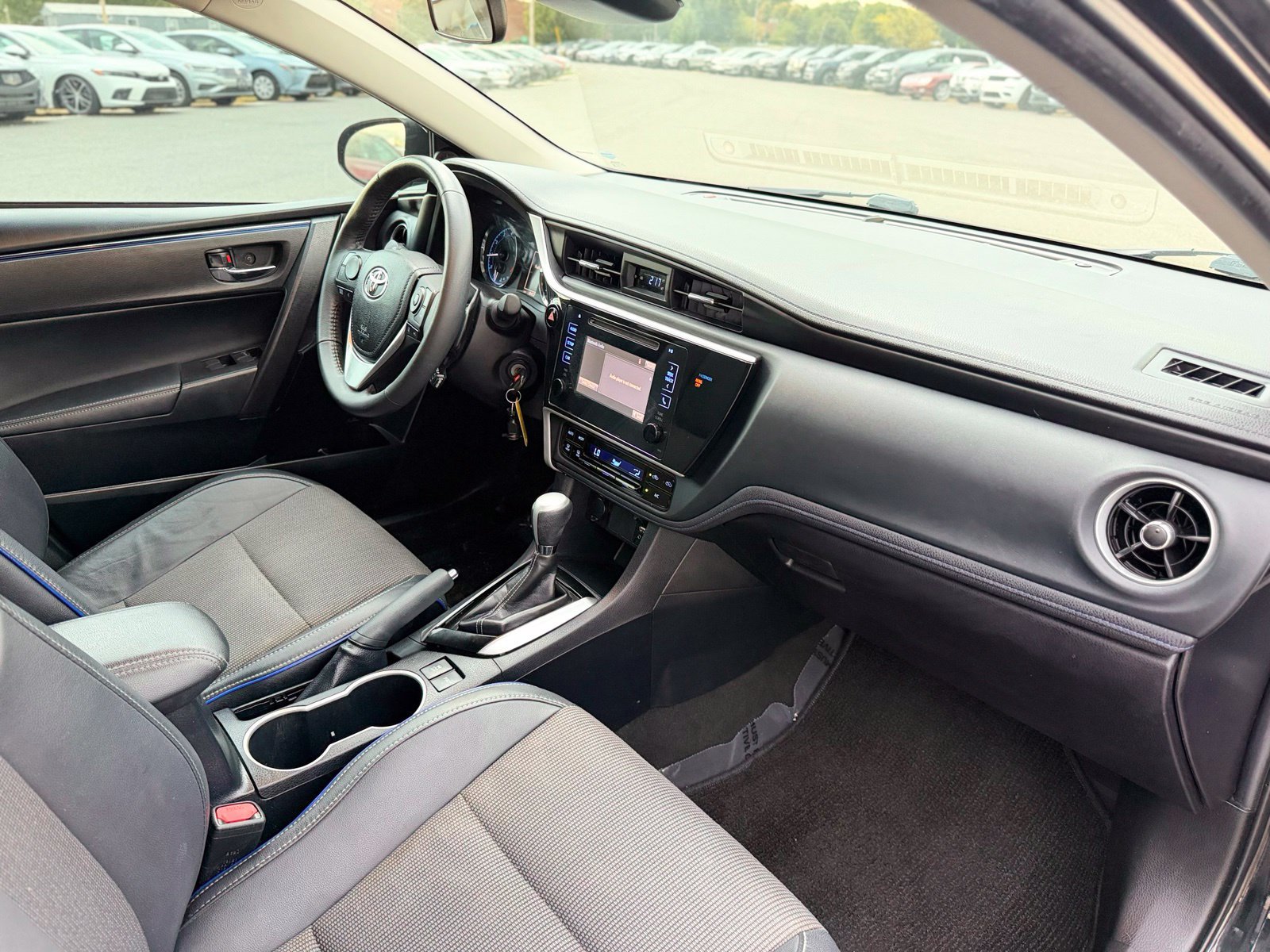 Used 2018 Toyota Corolla SE FWD image 26