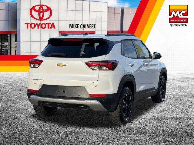 Used 2021 Chevrolet TrailBlazer LT w/ Premium Seating Package FWD image 9