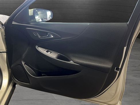 Used 2016 Chevrolet Malibu LT image 11