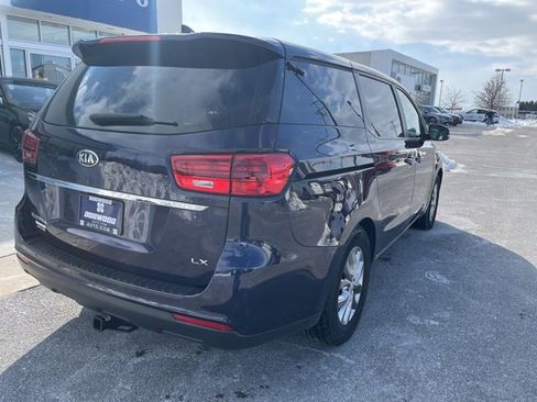 Used 2019 Kia Sedona LX image 4