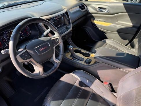 Used 2017 GMC Acadia Denali w/ Technology Package FWD image 16