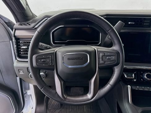 Used 2024 GMC Sierra 2500 Denali Ultimate image 12