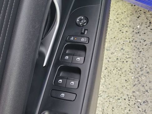 Used 2024 Hyundai Elantra SEL FWD image 23