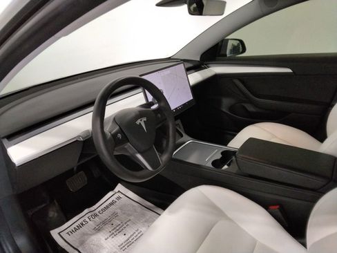 Used 2021 Tesla Model 3 Standard Range Plus image 24