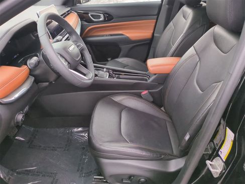 Certified 2024 Jeep Compass Limited w/ Elite Group image 16