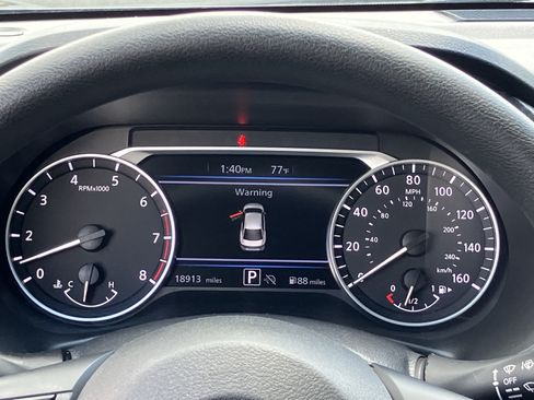 Used 2024 Nissan Sentra SV FWD image 23