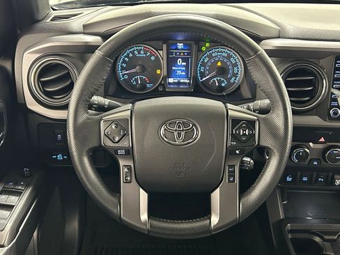 Used 2021 Toyota Tacoma TRD Off-Road w/ Technology Package AWD/4WD image 13