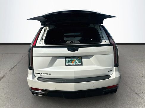 Used 2024 Cadillac Escalade Premium Luxury w/ LPO, Floor Liner Package AWD/4WD image 28