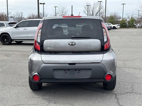 Used 2015 Kia Soul Base image 3