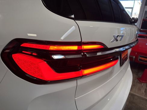 Used 2024 BMW X7 xDrive40i image 26