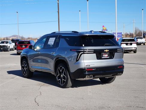 New 2026 Chevrolet Traverse High Country w/ LPO, Floor Liner Package image 5