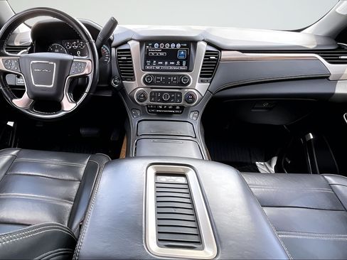 Used 2020 GMC Yukon Denali w/ Denali Ultimate Package RWD image 7