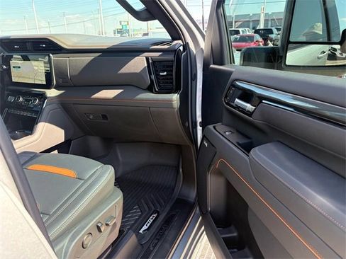 Used 2026 GMC Sierra 2500 AT4 w/ Technology Package image 28