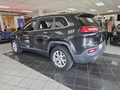 Used 2014 Jeep Cherokee Latitude AWD/4WD image 6